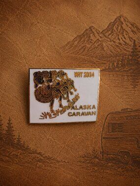 WIT Winnebago Itasca Travelers Alaska Caravan 2004 Vintage Camping AK Lapel Pin